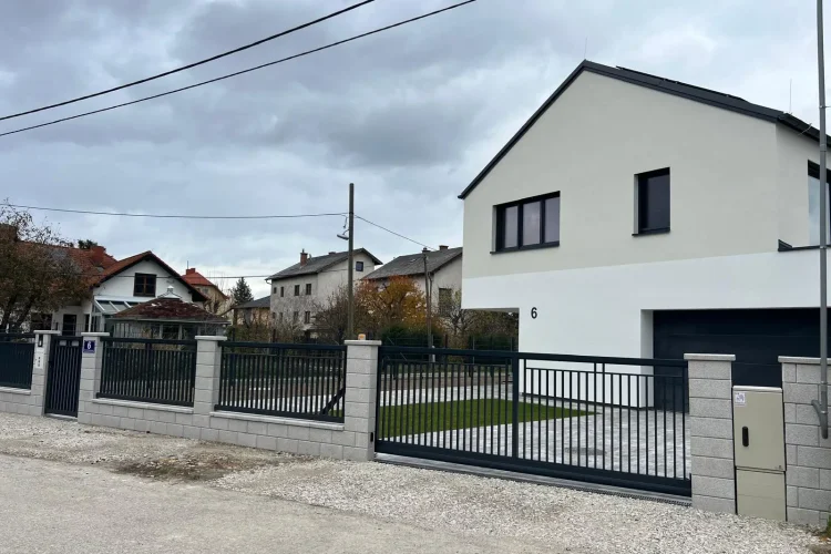 Projekt 1 - Media (3)